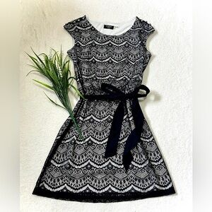 GUESS Navy & White Lace Fit & Flare Dress - Size 6